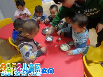 大班文學說課稿《蒲公英》