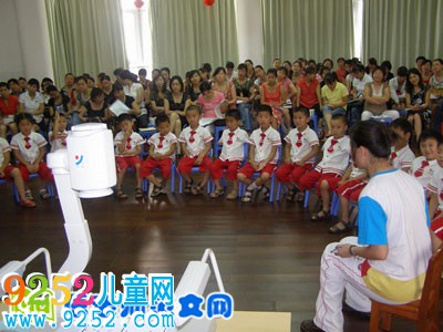 幼兒園大班說(shuō)課稿《看掛歷》