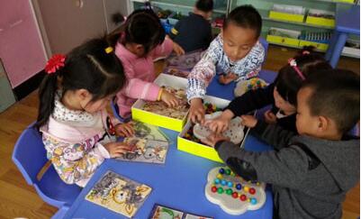 小班語言公開課<a href=http://www.inspiredelm.com/jiaoan/ target=_blank class=infotextkey>教案</a>《小豬媽媽的夾心面》