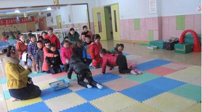 小班語優(yōu)質(zhì)課語言<a href=http://www.inspiredelm.com/jiaoan/ target=_blank class=infotextkey>教案</a>《拔蘿卜》