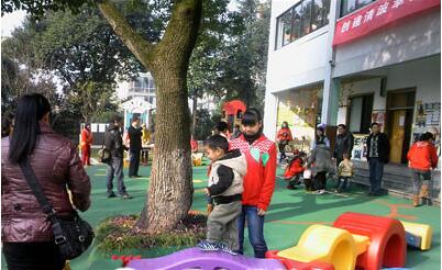 幼兒園小班語(yǔ)言<a href=http://www.inspiredelm.com/jiaoan/ target=_blank class=infotextkey>教案</a>《樹(shù)葉蝴蝶》