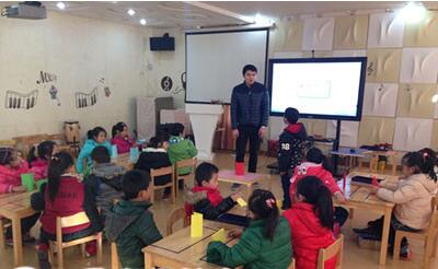 幼兒園小班優(yōu)秀語言<a href=http://www.inspiredelm.com/jiaoan/ target=_blank class=infotextkey>教案</a>《我會(huì)說普通話》