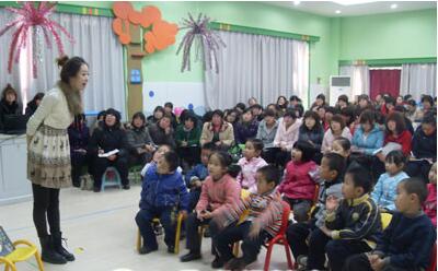 幼兒小班語(yǔ)言公開(kāi)課<a href=http://www.inspiredelm.com/jiaoan/ target=_blank class=infotextkey>教案</a>《小朋友愛(ài)清潔》