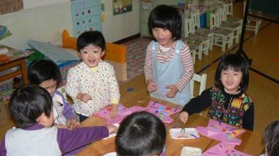 小班語言優(yōu)秀公開課<a href=http://www.inspiredelm.com/jiaoan/ target=_blank class=infotextkey>教案</a>《夏季的雷雨》
