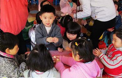 幼兒園小班語言優(yōu)質(zhì)課<a href=http://www.inspiredelm.com/jiaoan/ target=_blank class=infotextkey>教案</a>《神秘寶寶》
