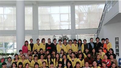 小班下學(xué)期語言<a href=http://www.inspiredelm.com/jiaoan/ target=_blank class=infotextkey>教案</a>《送大烏龜回家》