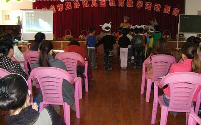 幼兒園小班語(yǔ)言優(yōu)質(zhì)課<a href=http://www.inspiredelm.com/jiaoan/ target=_blank class=infotextkey>教案</a>《小河馬吃飯》