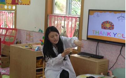 幼兒園小班語言優(yōu)質(zhì)課<a href=http://www.inspiredelm.com/jiaoan/ target=_blank class=infotextkey>教案</a>《爸爸的手影》