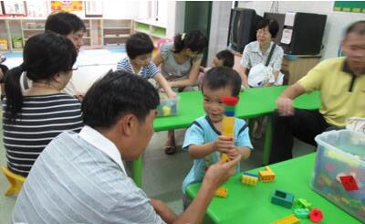 小班語言游戲<a href=http://www.inspiredelm.com/jiaoan/ target=_blank class=infotextkey>教案</a>《皮皮鼠的魔棒》