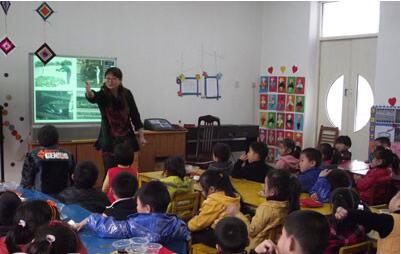 幼兒園小班公開課語言<a href=http://www.inspiredelm.com/jiaoan/ target=_blank class=infotextkey>教案</a>《許多許多刺》