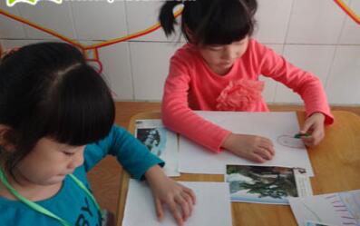 小班語言優(yōu)秀<a href=http://www.inspiredelm.com/jiaoan/ target=_blank class=infotextkey>教案</a>《小汽車去旅行》