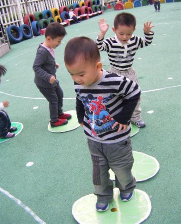幼兒親子互動(dòng)游戲 小青蛙的玩法方案