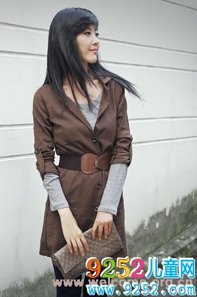 褐色職業(yè)女裝
