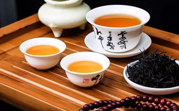 關(guān)于茶的唯美<a href=http://www.inspiredelm.com/juzi/ target=_blank class=infotextkey>句子</a>,有關(guān)茶簡短有意境的語錄