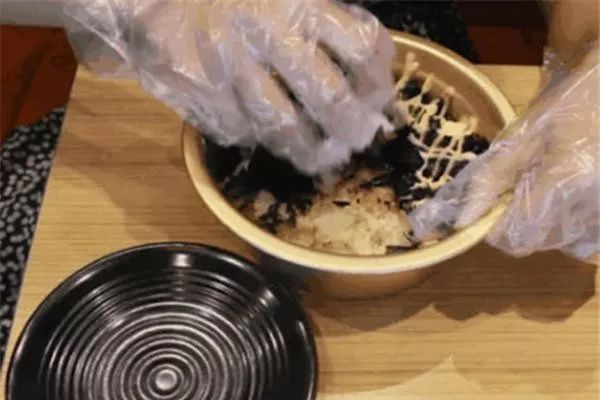 韓國(guó)的手抓飯