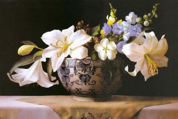 水養(yǎng)百合花注意事項(xiàng)，以下4點(diǎn)不可疏忽