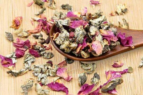 玫瑰花泡水喝的9大禁忌，都是生活中經(jīng)常遇到的