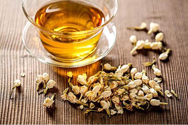 茉莉茶的功效與禁忌，排毒養(yǎng)顏、除口臭去肺熱