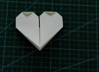 如何折疊LOVE文字愛心<a href=http://www.inspiredelm.com/zhezhi/ target=_blank class=infotextkey>折紙</a>步驟圖