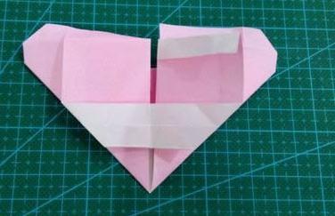如何折疊LOVE文字愛心<a href=http://www.inspiredelm.com/zhezhi/ target=_blank class=infotextkey>折紙</a>步驟圖