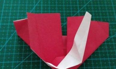 如何折疊LOVE文字愛心<a href=http://www.inspiredelm.com/zhezhi/ target=_blank class=infotextkey>折紙</a>步驟圖