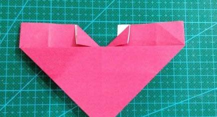 如何折疊LOVE文字愛心<a href=http://www.inspiredelm.com/zhezhi/ target=_blank class=infotextkey>折紙</a>步驟圖