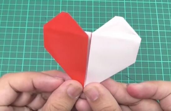 520愛心<a href=http://www.inspiredelm.com/zhezhi/ target=_blank class=infotextkey>折紙</a>方法 愛心<a href=http://www.inspiredelm.com/zhezhi/ target=_blank class=infotextkey>折紙</a>教程分享