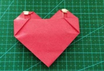 如何折疊LOVE文字愛心<a href=http://www.inspiredelm.com/zhezhi/ target=_blank class=infotextkey>折紙</a>步驟圖