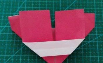 如何折疊LOVE文字愛心<a href=http://www.inspiredelm.com/zhezhi/ target=_blank class=infotextkey>折紙</a>步驟圖