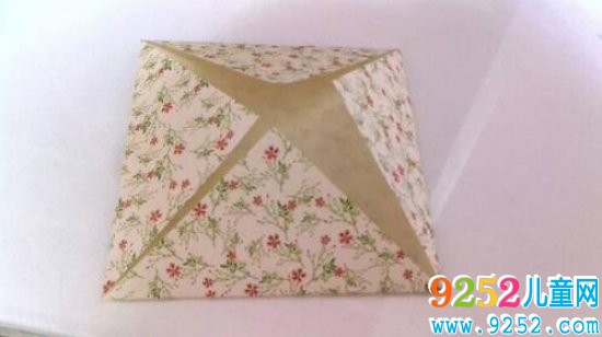 立體愛(ài)心的<a href=http://www.inspiredelm.com/zhezhi/ target=_blank class=infotextkey>折紙</a>步驟圖
