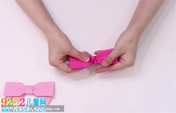蝴蝶結(jié)的折法