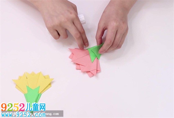 康乃馨怎么折