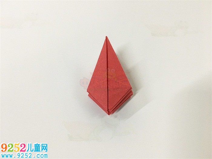 百合花的折法，<a href=http://www.inspiredelm.com/zhezhi/ target=_blank class=infotextkey>折紙</a>百合花步驟圖解